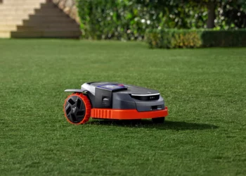 Meilleur robot tondeuse sans fil : comparatif des 10 meilleurs modèles disponibles en France